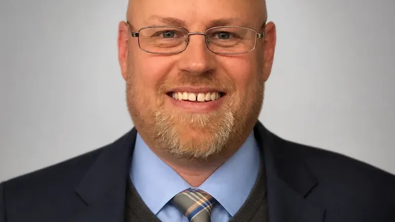 Image of Dr. Kirk Bennet